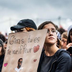 Cette tournée pourrait être la dernière, avec une fin prévue en décembre à Paris La Défense Arena.

Gims, Fête de l'Humanité 2025 sur la base 217 au Plessis-Paté le 14 septembre 2025. © Julien Sarkissian / Bestimage