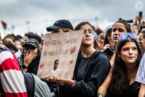 Cette tournée pourrait être la dernière, avec une fin prévue en décembre à Paris La Défense Arena.

Gims, Fête de l'Humanité 2025 sur la base 217 au Plessis-Paté le 14 septembre 2025. © Julien Sarkissian / Bestimage