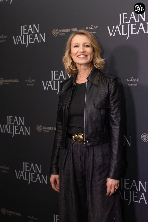 Alexandra Lamy à la première du film "Jean Valjean" au cinéma Publicis à Paris le 17 novembre 2025. © Julien Sarkissian / Bestimage