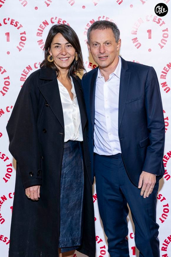 Cécile Duffau (fondatrice de l'association Un rien c'est tout) et Marc-Olivier Fogiel au photocall des invités au dîner de gala de l'association "Un rien c'est tout" au musée de l'armée aux Invalides à Paris le 7 mars 2024.©Bestimage