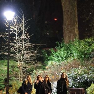 Des milliers de roses blanches étaient illuminées en hommage aux personnes touchées par le cancer.

La princesse de Galles visite le jardin Ever After à l'hôpital Royal Marsden. Le jardin est composé de 30 000 roses illuminées que les membres du public peuvent dédier à un membre de leur famille en soutien à la Royal Marsden Cancer Charity à Londres, Angleterre, Royaume-Uni, le 13 décembre 2025. Photo by Toby Shepheard/Kensington Palace/Avalon/ABACAPRESS.COM
