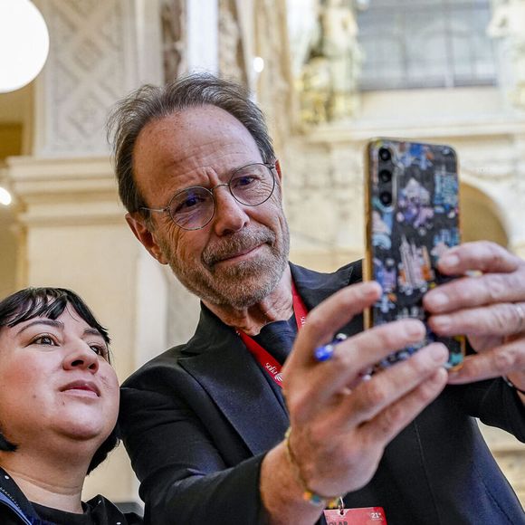 Marc Levy en dédicaces lors de la 21ème édition du festival Quais du Polar à Lyon le 4 avril 2025. 

© Sandrine Thesillat/PsNewZ/Bestimage