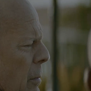 Capture d'écran documentaire "Bruce Willis : les secrets d’une icône" diffusé mercredi 25 février 2026 sur W9