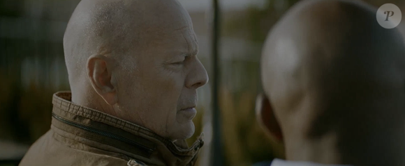 Capture d'écran documentaire "Bruce Willis : les secrets d’une icône" diffusé mercredi 25 février 2026 sur W9