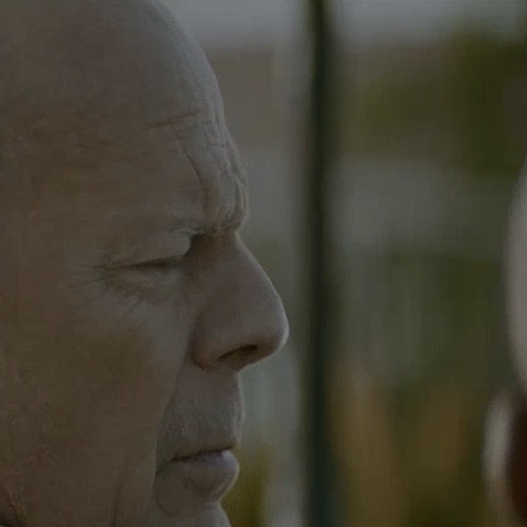 Capture d'écran documentaire "Bruce Willis : les secrets d’une icône" diffusé mercredi 25 février 2026 sur W9