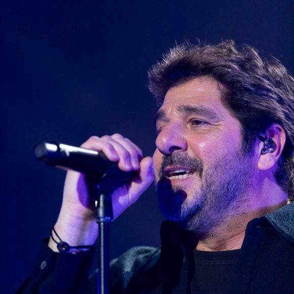 Déterminé, il ajoute : "Je pars en démarche pour représenter l’Arménie et si ça peut être 2027 ça serait top (...) J’ai envie. Mais je veux pas perturber leurs plans". 

Exclusif - Patrick Fiori sur la scène du concert solidaire pour les enfants de la guerre "Ensemble à l'Olympia" à Paris présenté par EliseCare le 10 février 2025.
© Jack Tribeca / Pierre Perusseau / Bestimage