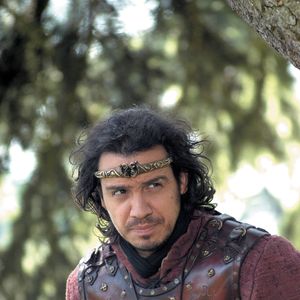 Il prépare le nouveau "Kaamelott", ce projet est très chronophage.

Photo datée du 19 mai 2005 -  Le réalisateur lyonnais Alexandre Astier, au château de Montmelas, sur le tournage de la série télévisée « Kaamelot », saison 2, épisode n° 51 « Arthur in Love », interprète du roi Arthur. Photo de Soudan E/ANDBZ/AbacaPress.com
