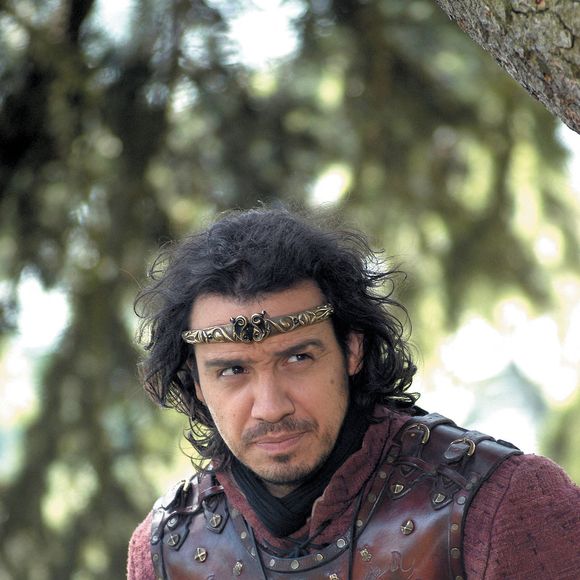 Il prépare le nouveau "Kaamelott", ce projet est très chronophage.

Photo datée du 19 mai 2005 -  Le réalisateur lyonnais Alexandre Astier, au château de Montmelas, sur le tournage de la série télévisée « Kaamelot », saison 2, épisode n° 51 « Arthur in Love », interprète du roi Arthur. Photo de Soudan E/ANDBZ/AbacaPress.com