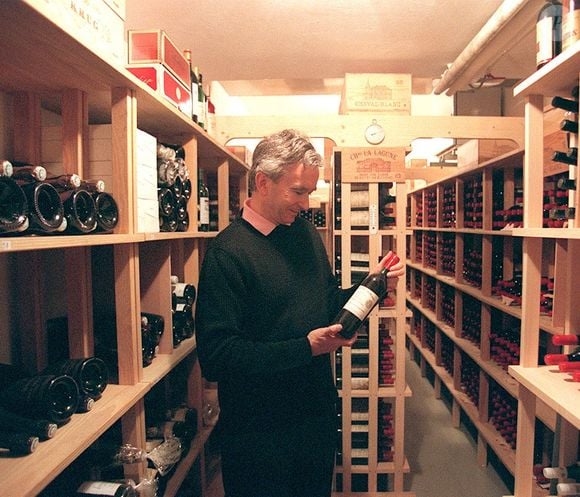 Le groupe de Bernard Arnault, via Moët Hennessy, a pris une participation majoritaire dans le Château d’Esclans en Provence. 

Rendez-vous avec Bernard Arnault à Paris. AGENCE / BESTIMAGE