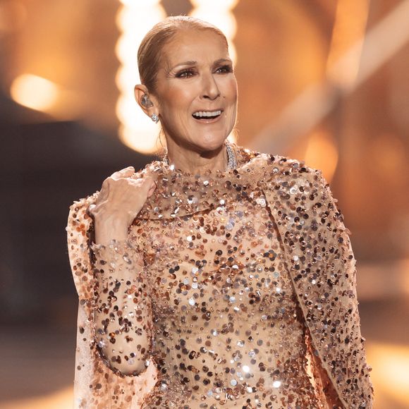 Sorti en mars 1995, il s’est écoulé à plus de dix millions d’exemplaires, un succès sans précédent.

Concert de Celine Dion au défilé anniversaire Elie Saab "1001 Seasons of Elie Saab" à l'espace "The Venue" à Riyad, Arabie saoudite le 13 novembre 2024.

© Tiziano Da Silva / Bestimage