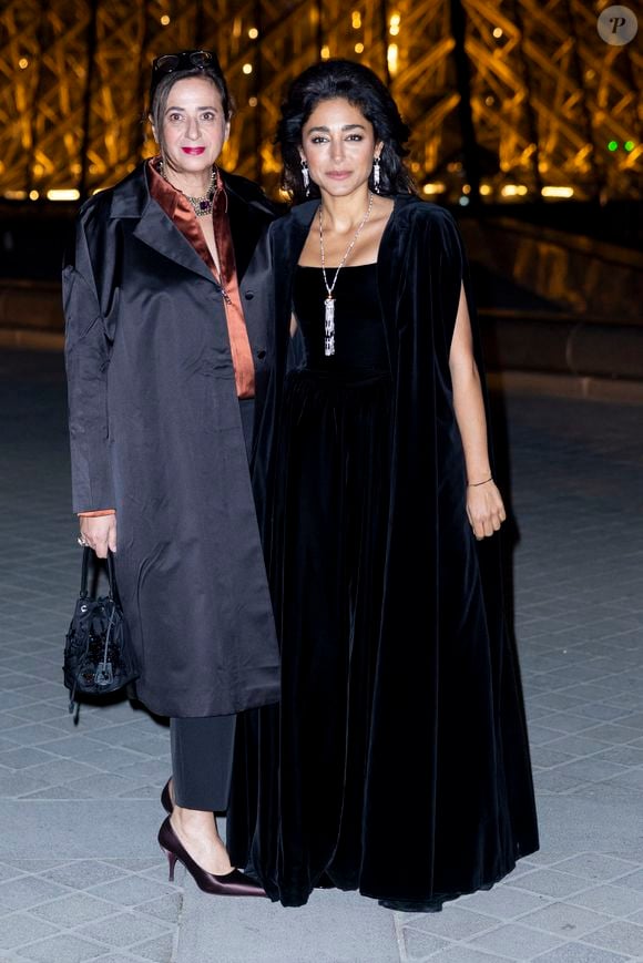 India Mahdavi et Golshifteh Farahani - Photo Call du « Le Grand Diner du Louvre « lors de la Fashion Week  à Paris le 5 mars 2025. © Olivier Borde /Bestimage
