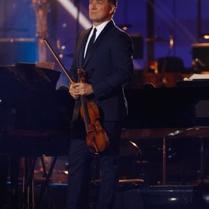 Renaud Capuçon - "Concert de Paris" sur le parvis de l'hôtel de ville de Paris retransmis en direct sur France 2 et sur France Inter, Paris le 14 juillet 2024. © Christophe Clovis - Pierre Perusseau / Bestimage