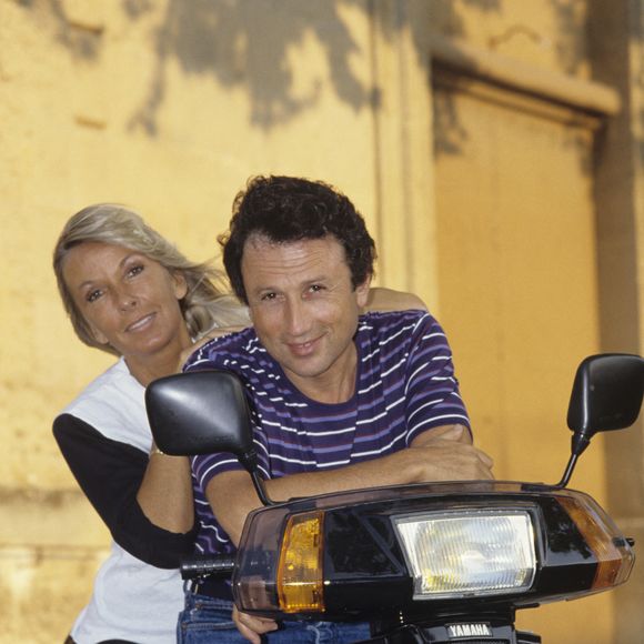 Archives -En France, en vacances dans les Alpilles, Michel DRUCKER et sa femme Dany SAVAL. Date inconnue
© Alain Canu via Bestimage