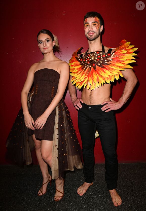 Gabriella Papadakis et Guillaume Cizeron - Backstage lors du défilé d'ouverture du salon du chocolat 2022 à Paris porte de Versailles le 27 octobre 2022.
© Veeren / Pierre Perusseau / Bestimage
