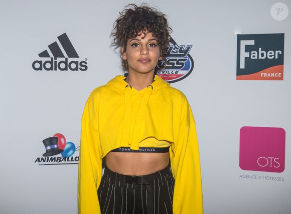 La chanteuse Tal - 7ème édition du concert caritatif "Une nuit à Makala" organisé pour l'association "Les orphelins de Makala" au Zénith de Lille, France, le 30avril 2018. © Stéphane Vansteenkiste/Bestimage