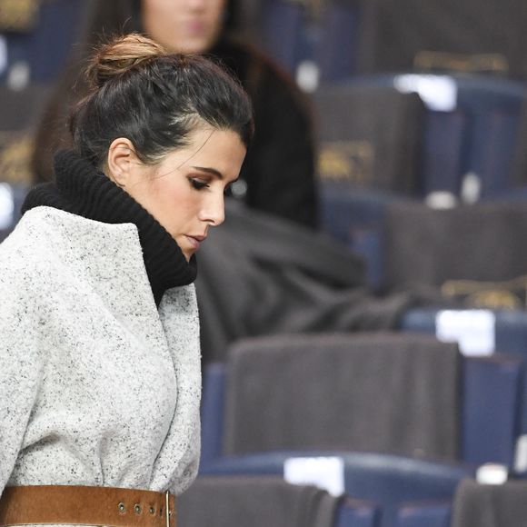Karine Ferri encourage son compagnon Yoann Gourcuff lors du match Psg-Rennes au Parc des Princes à Paris le 6 novembre 2016. (victoire 4-0 du Psg)  © Pierre Perusseau/Bestimage