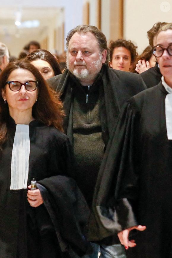 Christophe Ruggia a été condamné à deux de prison ferme avec port de bracelet électronique

Christophe Ruggia arrive avec ses avocates Fanny Collin et Orly Rezlan au tribunal - Le réalisateur Christophe Ruggia, poursuivi pour agressions sexuelles envers la comédienne Adèle Haenel, condamné à deux de prison ferme avec port de bracelet électronique va faire appel de la décision, au tribunal judiciaire de Paris, France, le 3 février 2025. © Christophe Clovis/Bestimage