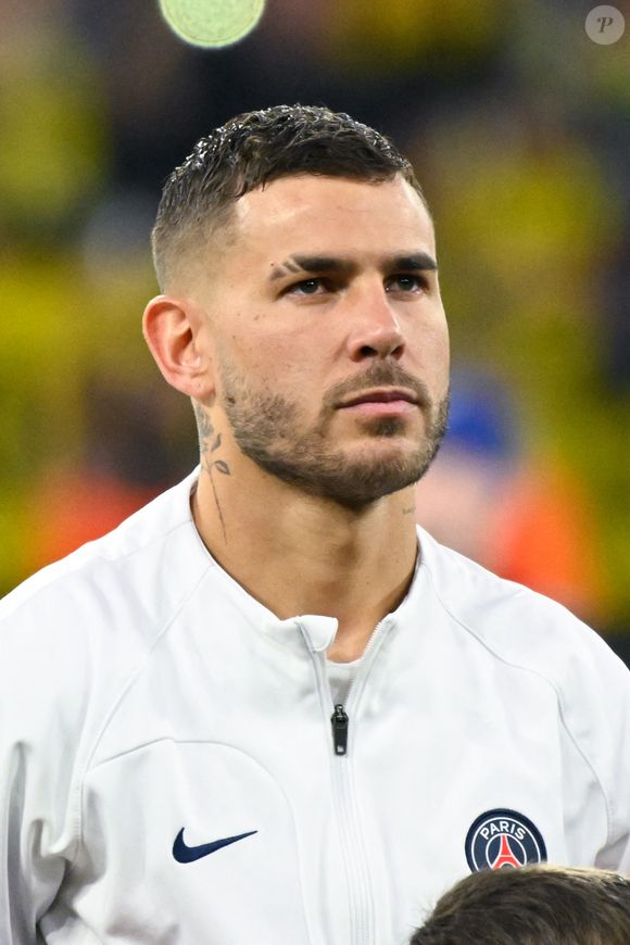 Le footballeur du PSG est en couple depuis plus d’un an avec le mannequin brésilo-argentine Victoria Tray

Lucas Hernandez pendant le match entre le Borussia Dortmund et le Paris Saint-Germain à Dortmund le 1er mai 2024. ( Photo by federico pestellini / panoramic ) -