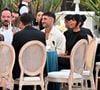 tandis que Jérémy Frérot, a opté de son côté pour une chemise beige sur un t-shirt blanc et un pantacourt crème.

La chanteuse Shy'm et Jérémy Frérot, Jarry - 12ème édition du Gala de charité de Patrick Mouratoglou à la Mouratoglou Academy & Resort à Biot le 21 juin 2026. Ce gala de prestige réunit chaque année les grandes figures du sport, du divertissement et de nombreux donateurs, mobilisés pour soutenir les jeunes talents du tennis mondial. © Bruno Bebert/Bestimage