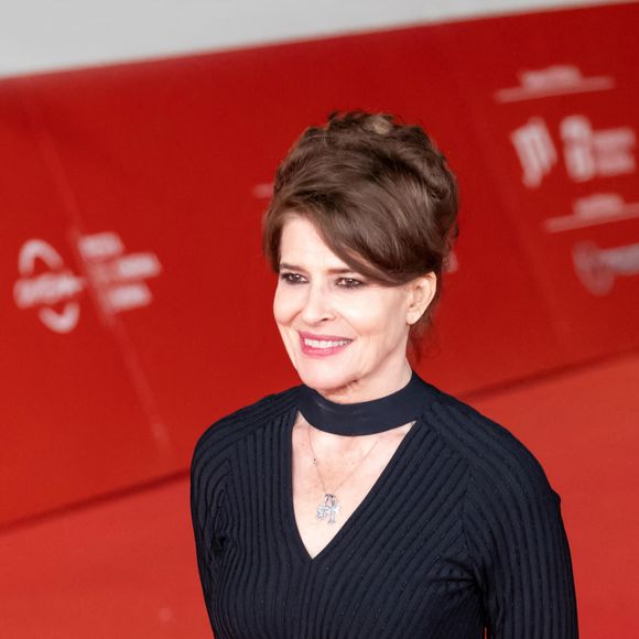 Un lien inébranlable s'est par la suite construit entre le papa de Fanny Ardant et le souverain.

Fanny Ardant - Tapis rouge du film 'La Belle Epoque' à l'occasion de la 14ème édition du Festival du Film de Rome, le 20 octobre 2019. © Gennaro Leonardi / Zuma Press / Bestimage