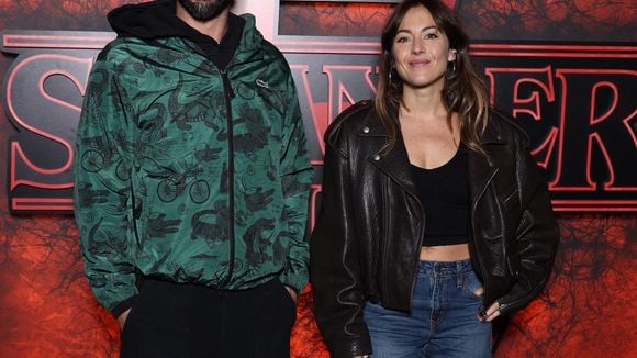 Constance et Guillaume Labbé en famille au Grand Rex aux côtés de Camille Combal pour l’avant-première de Stranger Things