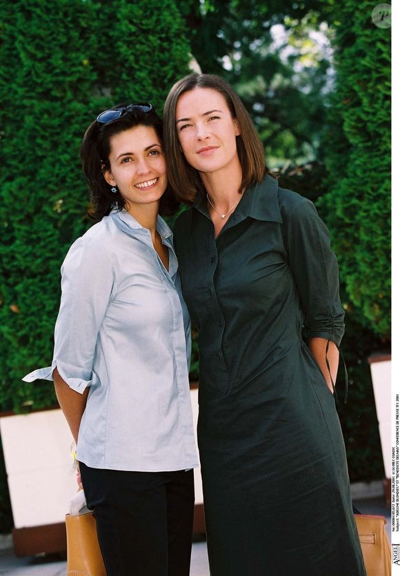 Adeline Blondieau et Bénédicte Delmas - conférence de presse TF1 - 2001. (COADIC GUIREC / BESTIMAGE).