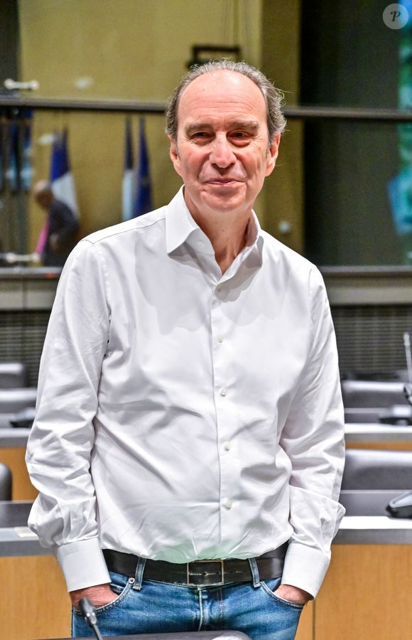 Xavier Niel, fondateur d'Iliad et de Free, actionnaire du groupe de production audiovisuelle Mediawan, lors d'une audition devant la Commission d'enquête sur la neutralité, le fonctionnement et le financement de l'audiovisuel public à l'Assemblée nationale à Paris, France, le 2 avril 2026. 

© Christian Liewig/Bestimage