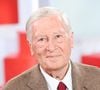 Cette personne étant Alain Duhamel

Exclusif - Alain Duhamel lors de l'enregistrement de l'émission Vivement dimanche au studio Rive gauche, présentée par M.Drucker, diffusée sur France 3 le 14 juin 2026, à Paris, France, le 5 mai 2026. © Guillaume Gaffiot/Bestimage