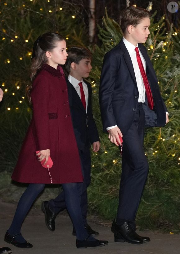 Le prince William, prince de Galles, le prince George de Galles, la princesse Charlotte de Galles, et le prince Louis de Galles, assistent au service Together At Christmas Carol à l'abbaye de Westminster à Londres, Royaume-Uni, le 6 décembre 2024. © Julien Burton/Bestimage