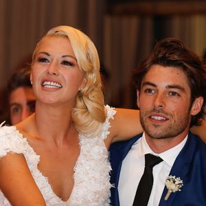 "Mais peut-être qu'on ne s'aimait pas comme il le fallait, comme l'un et l'autre avions besoin d'être aimés"

Exclusif  - Katrina Patchett et Valentin D'Hoore lors du spectacle conçu par Maxime Dereymez avec les danseurs et danseuses de "Danse avec les Stars" - Mariage de Katrina Patchett et Valentin D'Hoore vendredi à 14 h à la mairie de Linselles dans les Hauts-de-France suivi d'une cérémonie civile d'échange d'anneaux, dont le maître de cérémonie était Maxime Dereymez, dans l'orangerie du château du Biez à Pecq en Belgique le 1er septembre 2017. © Philippe Doignon/Bestimage

Crédits obligatoires :
Valentin D'Hoore habillé par Hugo Boss
Katrina Patchett en robe Costarellos et chaussures Louboutin
Coiffure : Alexandra Dieu pour Vog coiffure
Maquillage : Marie Laure Thanneur