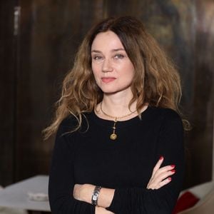 Dimanche était un jour important pour Marine Delterme.

Exclusif - Marine Delterme lors de la nomination de Stéphane Bern comme Pape du Patrimoine lors de la Saint Clément au restaurant Alain Ducasse Baccarat, à Paris, France © Denis Guignebourg/Bestimage