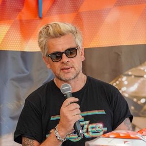 Et enfin, lorsqu'il est à Buenos Aires, où il a un appartement, les dimanches ressemblent à des jours de fête : "On peut regarder un match de foot, mettre de la musique et finir tard pendant que les enfants s'endorment sur un coin de canapé". 

Exclusif - Benjamin Biolay lors du marathon Karting Jules Bianchi au circuit Paul Ricard au Castellet, le 6 septembre 2024. 

Photo : Anne-Sophie Guebey / Bestimage