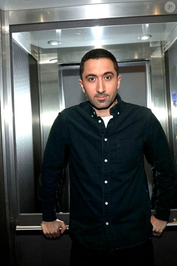 Exclusif - Jimmy Mohamed pose lors de l'enregistrement de l'émission "Chez Jordan" le 18 avril 2022. © Cédric Perrin/Bestimage