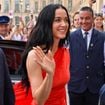 Katy Perry en robe rouge à lacets pour son date avec Justin Trudeau à Paris : même entouré de filles en tenues légères, Justin Trudeau n’avait d’yeux que pour elle