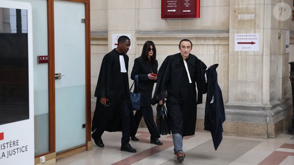 Isabelle Adjani arrive pour la tenue de son procès en appel (chambre 2-13) pour fraude fiscale, au Palais de Justice de Paris, le 27 février 2026.
© Julien Sarkissian/Bestimage