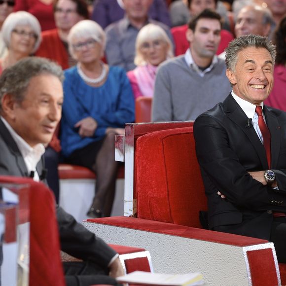 Un célèbre journaliste se fait insulter gratuitement

Michel Drucker et Gérard Holtz - Enregistrement de l'émission "Vivement Dimanche" à Paris, France télévisions en Féte. Le magazine sportif "Stade 2" fête ses 40 ans alors que l'émission "Télématin"" fête ses 30 ans. Coadic Guirec / Bestimage