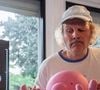 Avec tendresse et humour, il explique que ses enfants lui apprennent autant de choses qu’il essaie de leur en transmettre. 

Dans le cadre de la saison FIESTA lille3000, Lasecu, lieu d'art et artothèque, présente une série de dessins, gouaches, photographies, sérigraphies, ouvrages et petits bonhommes roses de Philippe Katerine. Vernissage en présence de Philippe Katerine. Lille, France, le 28 avril 2025. Photo : Blanquart C/ANDBZ/ABACAPRESS.COM