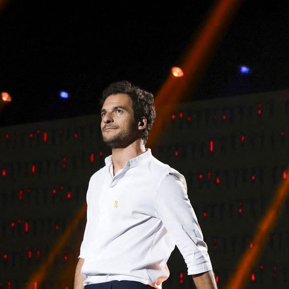 Amir Haddad lors d'une cérémonie organisée par le Conseil des institutions juives de France (CRIF) en hommage aux victimes des attentats du Hamas du 7 octobre 2023 contre Israël, à l'occasion du premier anniversaire de l'événement, à Paris, le 7 octobre 2024.

© Jack Tribeca / Bestimage