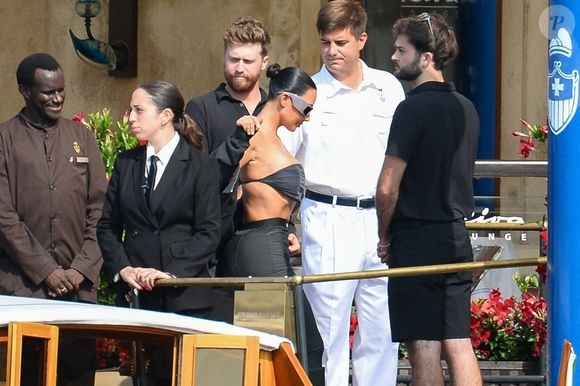 Kim Kardashian et Kris Jenner arrivent  à Venise pour assister au mariage de Jeff Bezos et Lauren Sanchez

Backgrid UK/ Bestimage