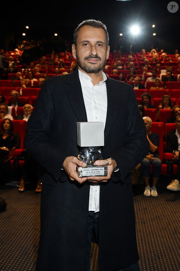 L'occasion de rappeler que Safy Nebbou est un réalisateur qui a remporté plusieurs récompenses pour son travail

Safy Nebbou durant la soirée de clôture de la 1ere édition du Festival Ciné Roman à Nice le 26 octobre 2019.
© Bruno Bebert / Bestimage