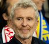 "Ce cadre de vie bucolique est ma plus belle richesse. Je ne l’échangerai contre rien au monde, même pas le plus bel appartement de Paris", a-t-il assuré.

Denis Brogniart - Célébrités dans les tribunes du match de qualification de la Coupe du monde 2026 entre la France contre l'Ukraine (4-0) au Parc des Princes à Paris le 13 novembre 2025. © Cyril Moreau/Bestimage