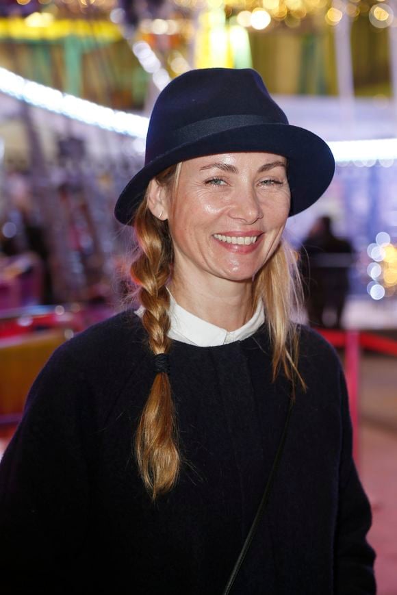 Aujourd’hui, elle est maman de deux garçons et vit une vie paisible, loin d’Hollywood.

Céline Balitran - Inauguration de la 3ème édition "Jours de Fêtes" au Grand Palais à Paris le 17 décembre 2015. Jours de fêtes, la fameuse fête foraine au cœur de la Nef du Grand Palais est de retour à Paris du 18 décembre 2015 au 3 janvier 2016.  
Christophe Aubert via Bestimage