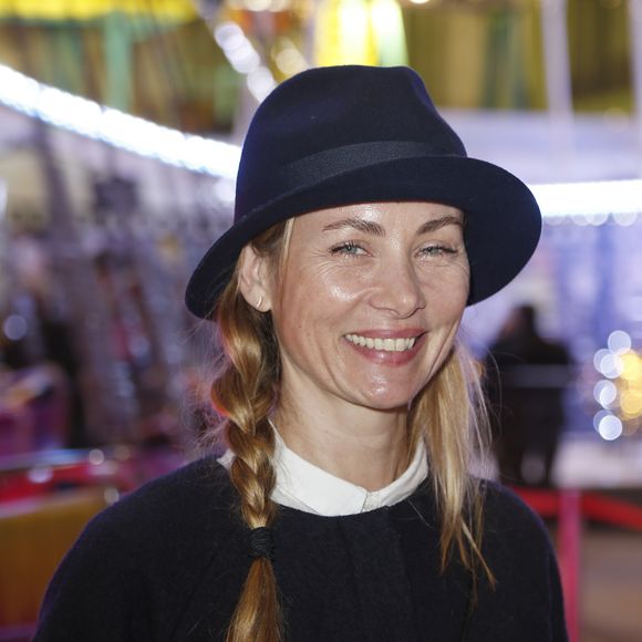 Aujourd’hui, elle est maman de deux garçons et vit une vie paisible, loin d’Hollywood.

Céline Balitran - Inauguration de la 3ème édition "Jours de Fêtes" au Grand Palais à Paris le 17 décembre 2015. Jours de fêtes, la fameuse fête foraine au cœur de la Nef du Grand Palais est de retour à Paris du 18 décembre 2015 au 3 janvier 2016.  
Christophe Aubert via Bestimage