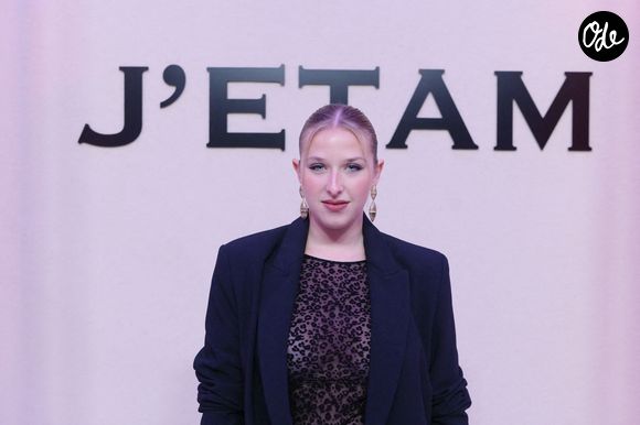 Héléna Bailly - Les célébrités au défilé ETAM "Collection J'ETAM" lors de la Fashion Week de Paris (PFW) le 30 septembre 2025.

© Rachid Bellak / Bestimage