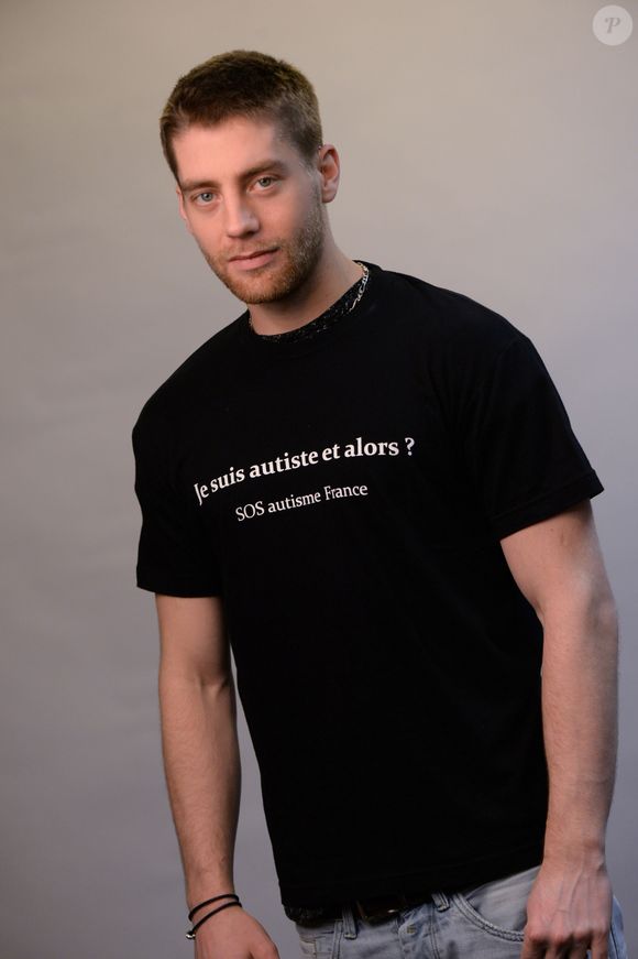 Yann-Alrick Mortreuil - Mobilisation des people pour l'association SOS Autisme en France lors d'un shooting au studio Invisu à Paris, le 7 et 8 février 2016. © Rachid Bellak/Bestimage