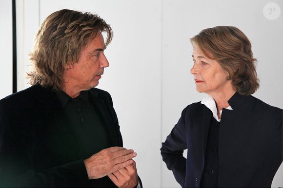 L'actrice anglaise Charlotte Rampling et le compositeur français Jean-Michel Jarre sont photographiés lors du vernissage de son exposition intitulée " Charlotte Rampling, Albums secrets " à La Maison de la Photographie à Lille, dans le nord de la France, le 20 septembre 2012. Photo by ABACAPRESS.COM
