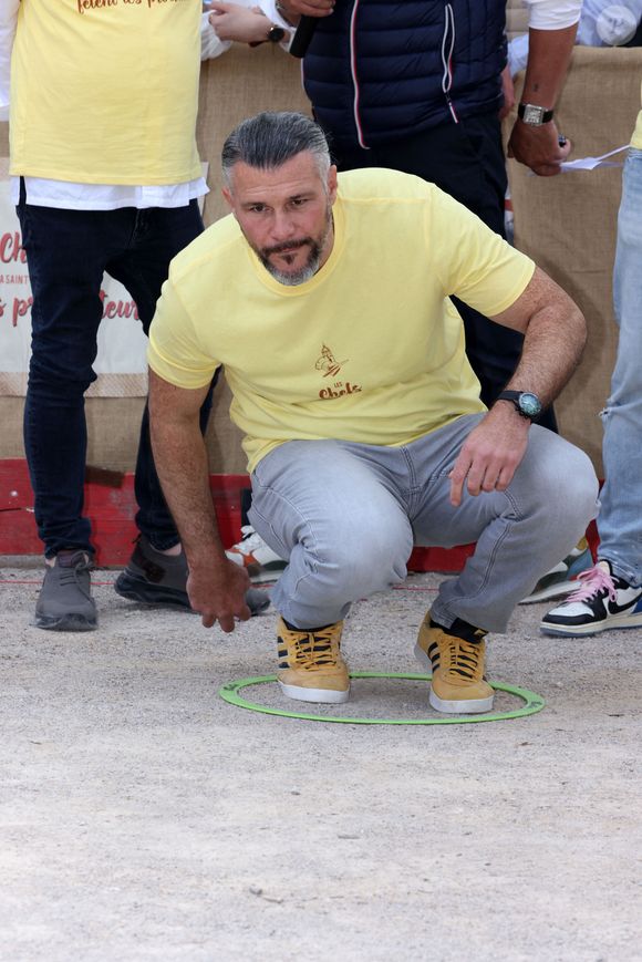 Le Chef Glenn Viel , place des Lices à Saint-Tropez lors de la Pétanque des Chefs - 4ème édition "Les Chefs à Saint-Tropez fêtent les Producteurs" sur la place des Lices à Saint-Tropez le 5 mai 2024. © Jean-Marc Lhomer/Bestimage