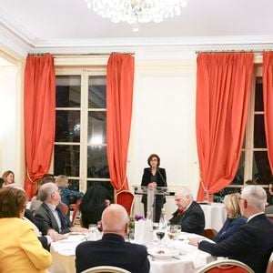 Exclusif - Rachida Dati - Marc Ladreit de Lacharrière et Rachida Dati réunis pour le dernier dîner du Cercle de la Revue des Deux Mondes de l'année
 
Ce lundi15 décembre , les salons de la Maison de l'Amérique latine ont fait salle comble autour de la ministre de la Culture Rachida Dati qui retrouvait Marc Ladreit de Lacharrière à l'issue d'une année riche d'engagements pour le créateur de la Fondation Culture & Diversité. En effet, la ministre et le mécène avaient déjà eu l'occasion de se retrouver en 2025, autour des différents engagements de Marc Ladreit de Lacharrière en faveur du dialogue des cultures, comme au musée du quai Branly-Jacques Chirac pour un ambitieux programme d'expositions, au musée du Louvre pour l'ouverture de la Galerie des cinq continents, ou encore dans le cadre du Parcours des mondes, le plus grand salon international d'art extra-européens.
 
Du côté de la culture, le Secrétaire perpétuel de l'Académie des beaux-arts Laurent Petitgirard, l'ancienne présidente du château de Versailles et actuelle conseillère culture du Président Emmanuel Macron, Catherine Pégard, le pilote de la restauration record de Notre-Dame de Paris Philippe Jost, l'ancienne ministre de la Culture Roselyne Bachelot, les producteurs Yamina Benguigui et Emmanuel Chain ou encore le réalisateur Régis Wargnier étaient au rendez-vous.
 
Y participaient également, le Gouverneur militaire de Paris Loïc Mizon, le président de la Fondation de France Pierre Sellal et l'ancien député Jean-Louis Bourlanges.

© Jack Tribeca / Bestimage