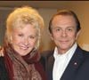 Roland Giraud, qui est à retrouver ce lundi soir sur France 3 dans le film "La Cage Dorée", n'a pas toujours été fidèle envers son épouse Maaïke Jansen
Maaïke Jansen et Roland Giraud - Enregistrement de l'émission Le plus grand cabaret du monde
Bestimage