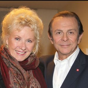 Roland Giraud, qui est à retrouver ce lundi soir sur France 3 dans le film "La Cage Dorée", n'a pas toujours été fidèle envers son épouse Maaïke Jansen

Maaïke Jansen et Roland Giraud - Enregistrement de l'émission Le plus grand cabaret du monde
Bestimage